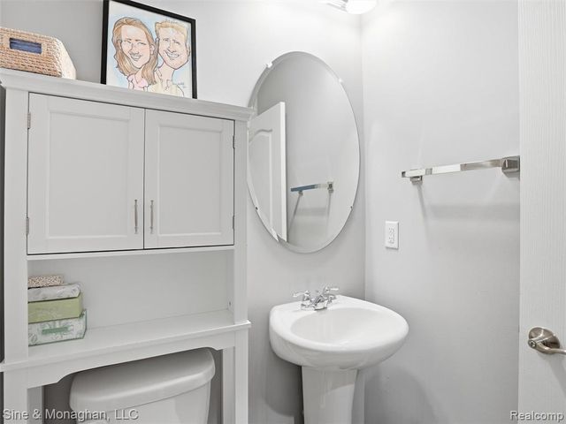 24827 Ivy, Novi, MI 48375