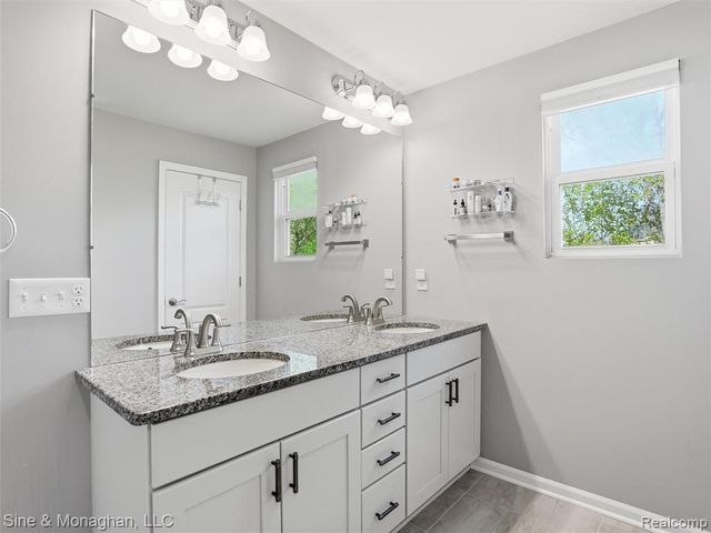 24827 Ivy, Novi, MI 48375