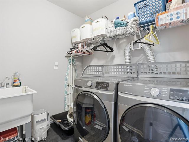 24827 Ivy, Novi, MI 48375