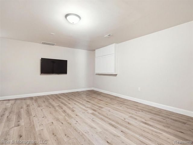 24827 Ivy, Novi, MI 48375
