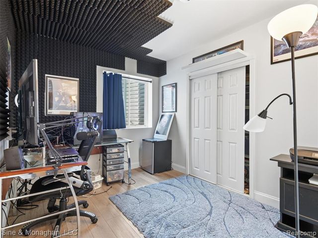 24827 Ivy, Novi, MI 48375