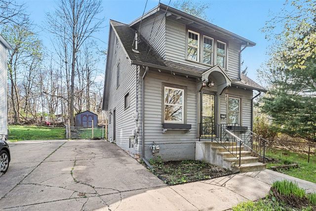 1516 Charles Avenue, Kalamazoo, MI 49048