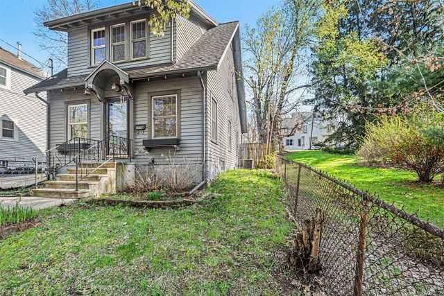 1516 Charles Avenue, Kalamazoo, MI 49048