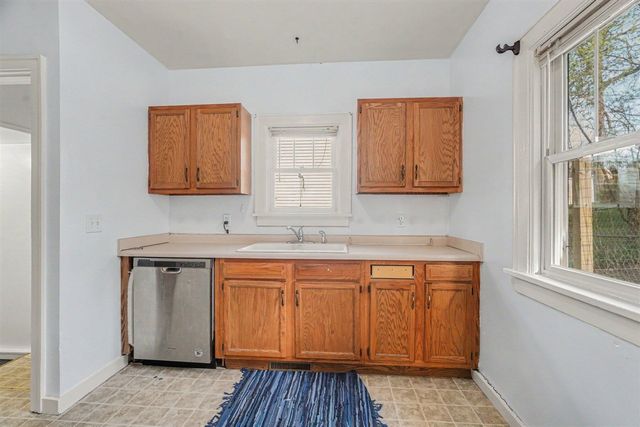 1516 Charles Avenue, Kalamazoo, MI 49048