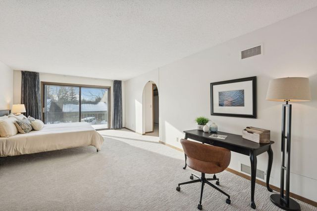 6066 Blake Ridge Road, Edina, MN 55436