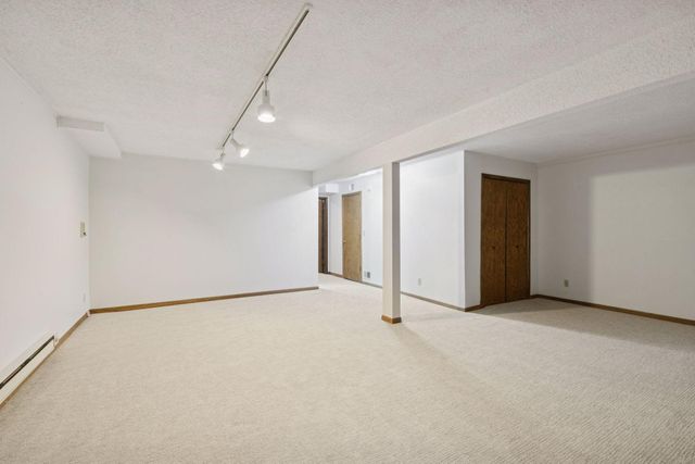 6066 Blake Ridge Road, Edina, MN 55436