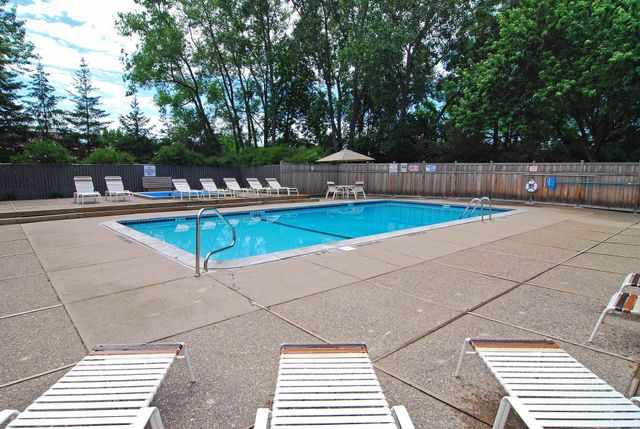 6066 Blake Ridge Road, Edina, MN 55436