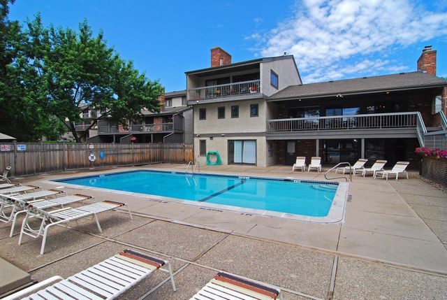 6066 Blake Ridge Road, Edina, MN 55436