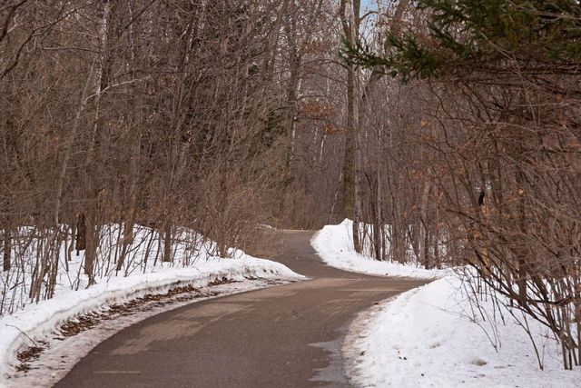 6066 Blake Ridge Road, Edina, MN 55436