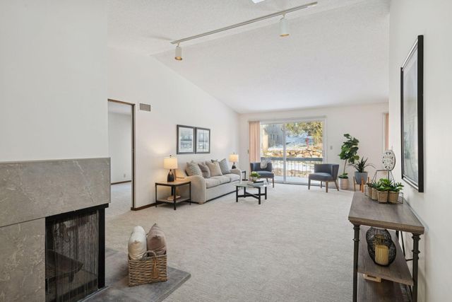 6066 Blake Ridge Road, Edina, MN 55436