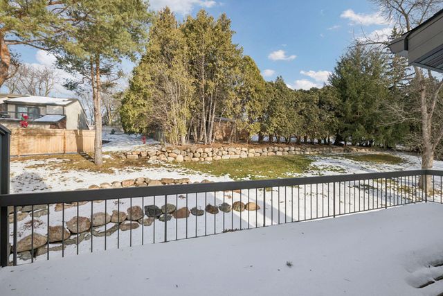 6066 Blake Ridge Road, Edina, MN 55436