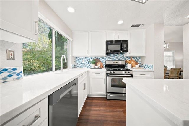 3219 Outlook Dr, Rocklin, CA 95765
