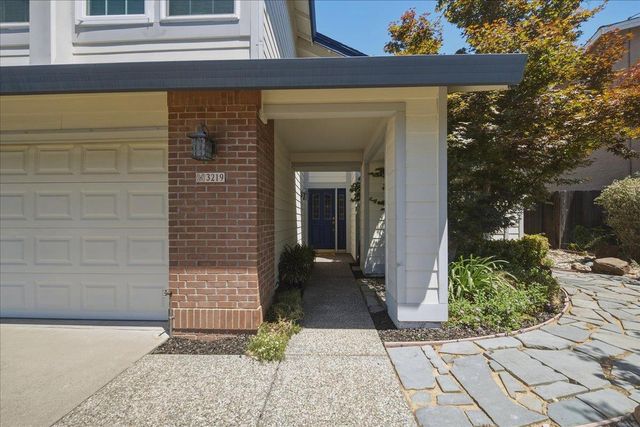 3219 Outlook Dr, Rocklin, CA 95765