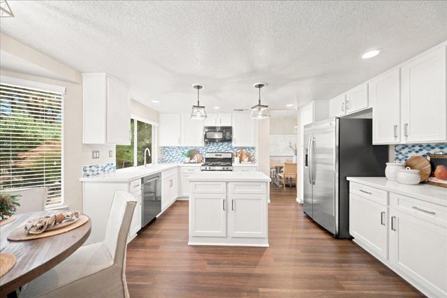 3219 Outlook Dr, Rocklin, CA 95765