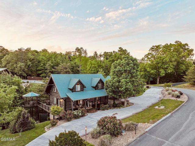 1347 Zachary Thomas Lane, Sevierville, TN 37876