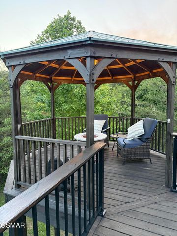 1347 Zachary Thomas Lane, Sevierville, TN 37876