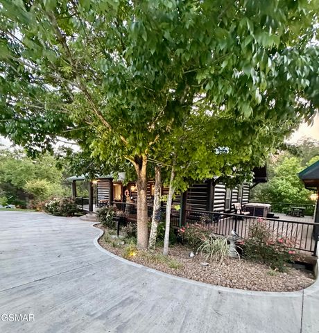 1347 Zachary Thomas Lane, Sevierville, TN 37876