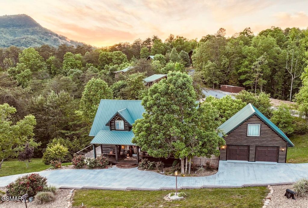 1347 Zachary Thomas Lane, Sevierville, TN 37876