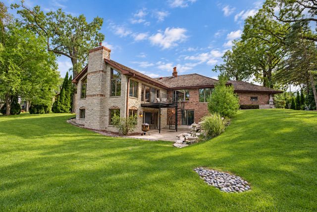 9894 W Oakridge Drive, St. John, IN 46373