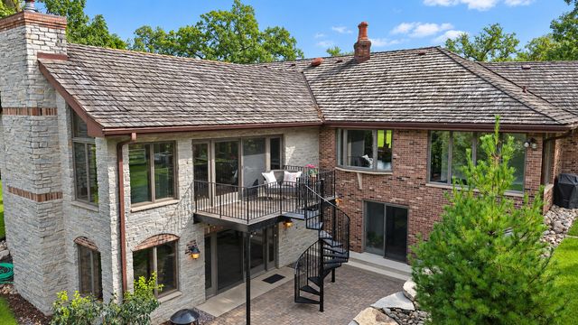 9894 W Oakridge Drive, St. John, IN 46373