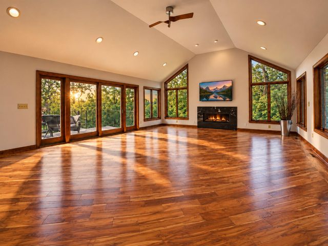 9894 W Oakridge Drive, St. John, IN 46373
