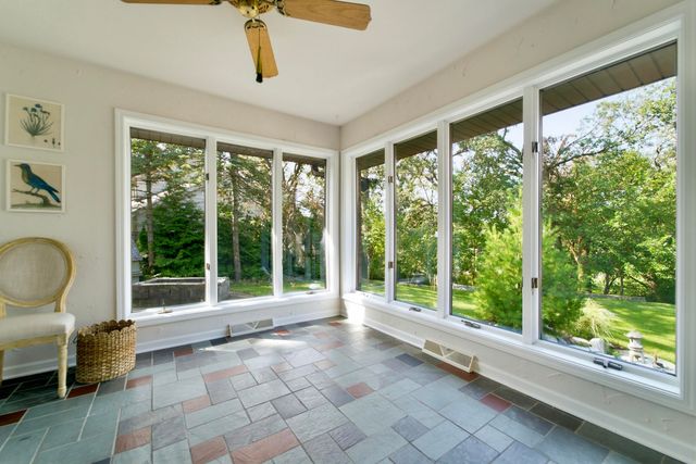 9894 W Oakridge Drive, St. John, IN 46373