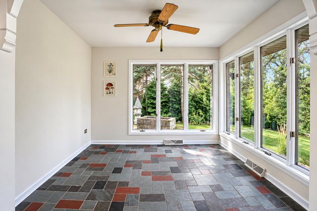 9894 W Oakridge Drive, St. John, IN 46373