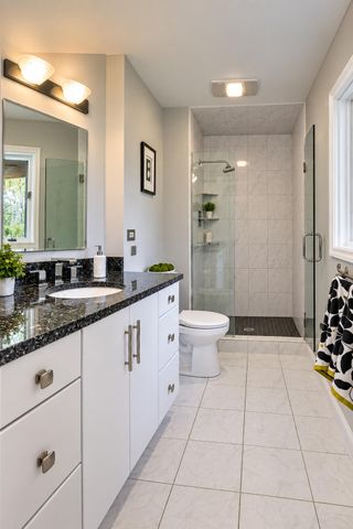9894 W Oakridge Drive, St. John, IN 46373