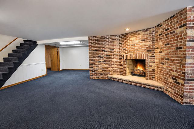 9894 W Oakridge Drive, St. John, IN 46373