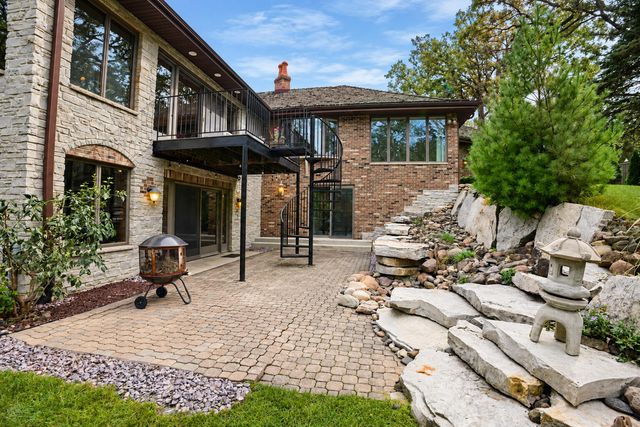 9894 W Oakridge Drive, St. John, IN 46373