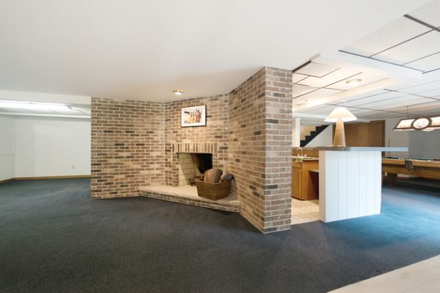 9894 W Oakridge Drive, St. John, IN 46373