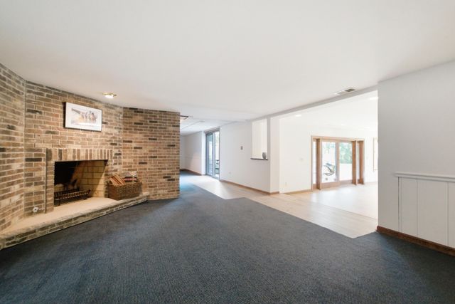 9894 W Oakridge Drive, St. John, IN 46373