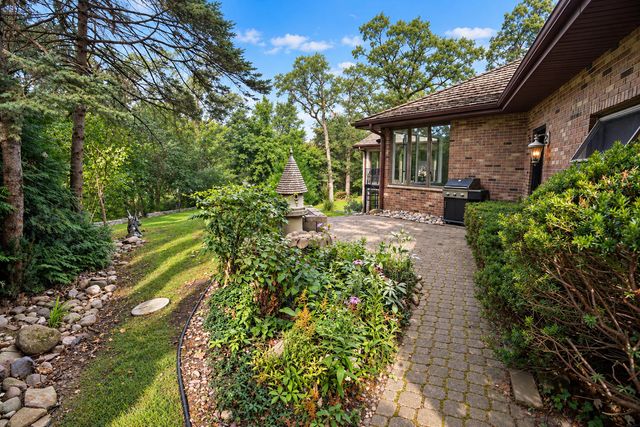 9894 W Oakridge Drive, St. John, IN 46373