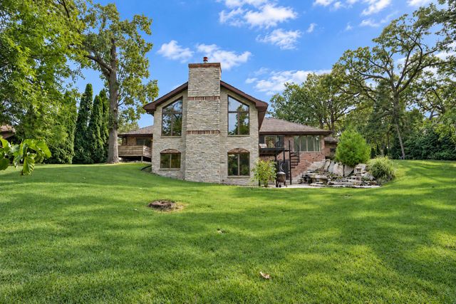 9894 W Oakridge Drive, St. John, IN 46373