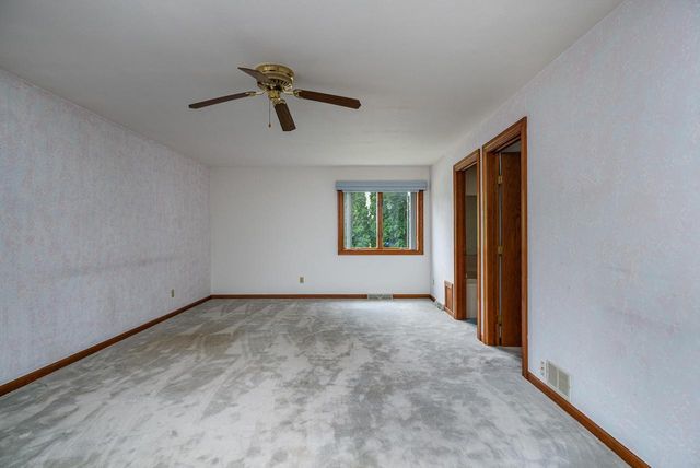 9009 33rd AVENUE, Kenosha, WI 53142