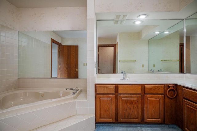 9009 33rd AVENUE, Kenosha, WI 53142