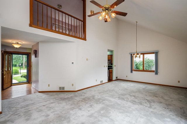 9009 33rd AVENUE, Kenosha, WI 53142