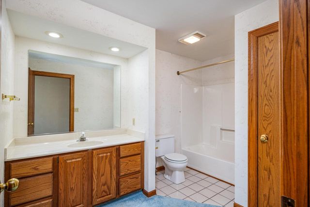 9009 33rd AVENUE, Kenosha, WI 53142