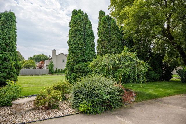 9009 33rd AVENUE, Kenosha, WI 53142