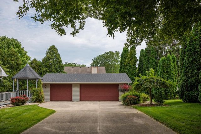 9009 33rd AVENUE, Kenosha, WI 53142
