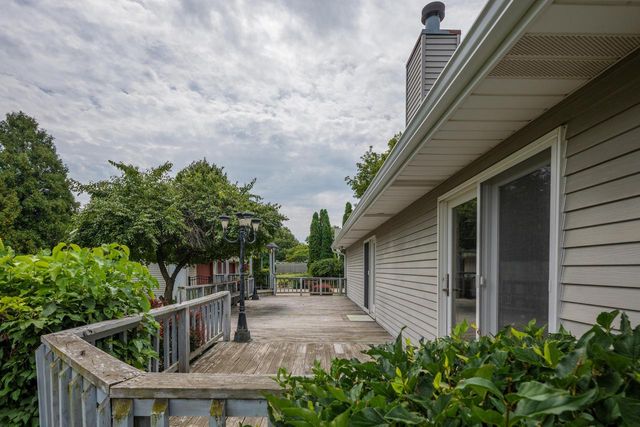 9009 33rd AVENUE, Kenosha, WI 53142