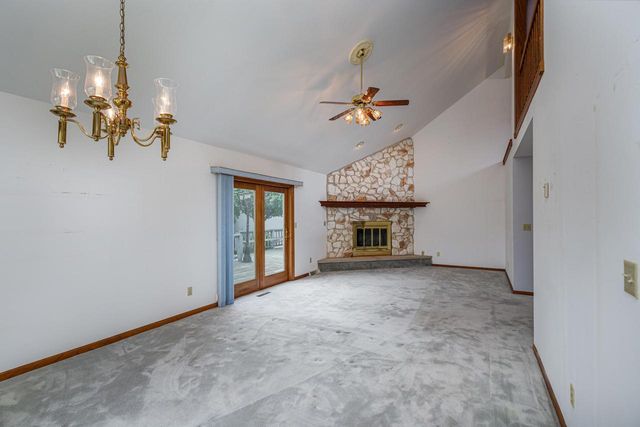 9009 33rd AVENUE, Kenosha, WI 53142