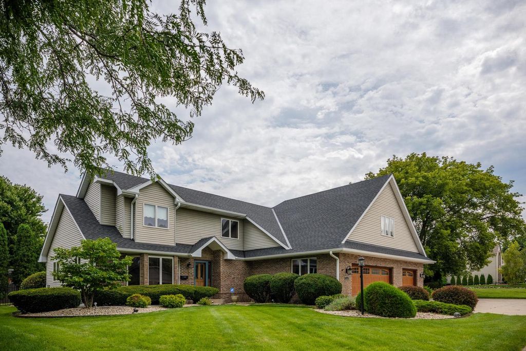 9009 33rd AVENUE, Kenosha, WI 53142