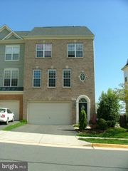 43762 LEES MILL SQ, Leesburg, VA 20176