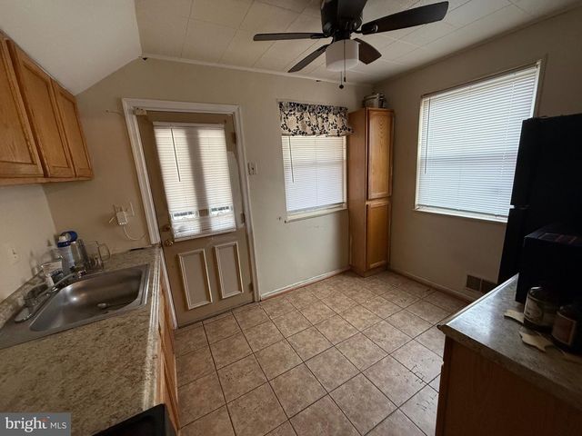 530 OGLETHORPE ST NE, Washington, DC 20011