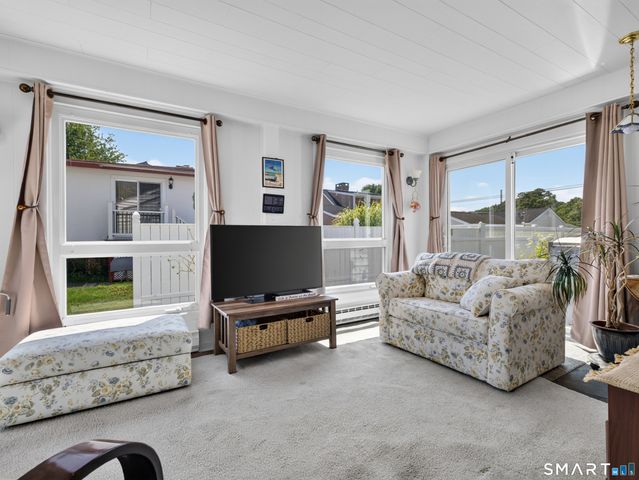 4 Race Rock Road, Waterford, CT 06385