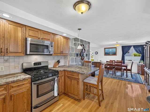 4 Race Rock Road, Waterford, CT 06385