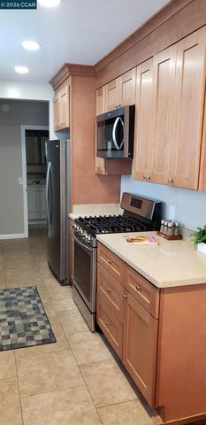 6130 Van Fleet Ave, Richmond, CA 94804