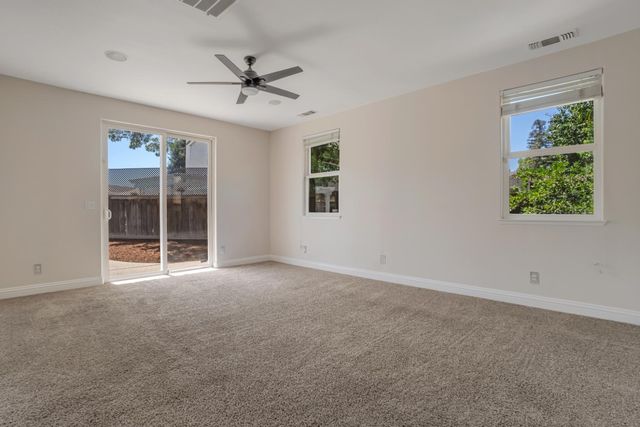 7188 N Stacia Avenue, Fresno, CA 93720