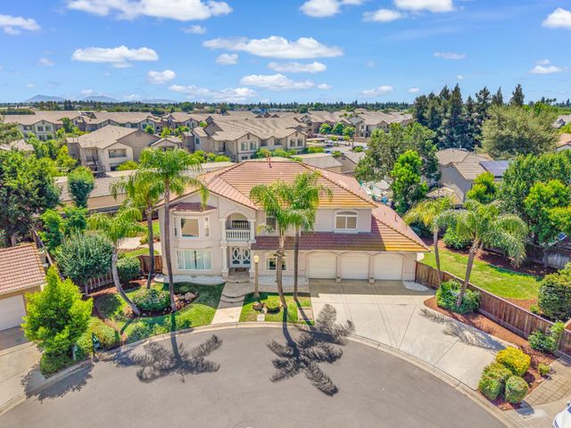 7188 N Stacia Avenue, Fresno, CA 93720